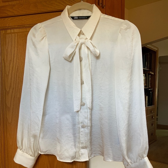 Pearl Button Front Blouse with Ties Zara - Picture 1 of 6